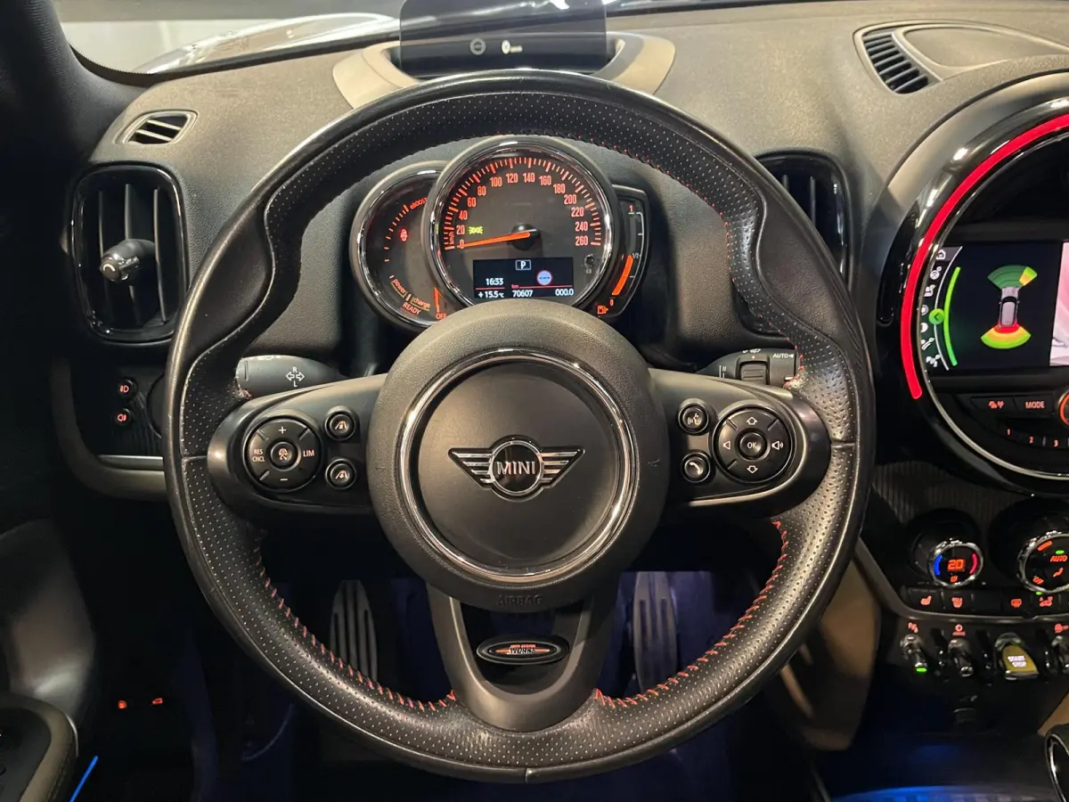 1.5 Cooper ALL4 John Cooper Works 18"/Panoramadak/Adaptieve cruise/Leder + memory + stoelverwarming/Harman Kardon/Keyless/Elektrische klep/Head-up/Camera
