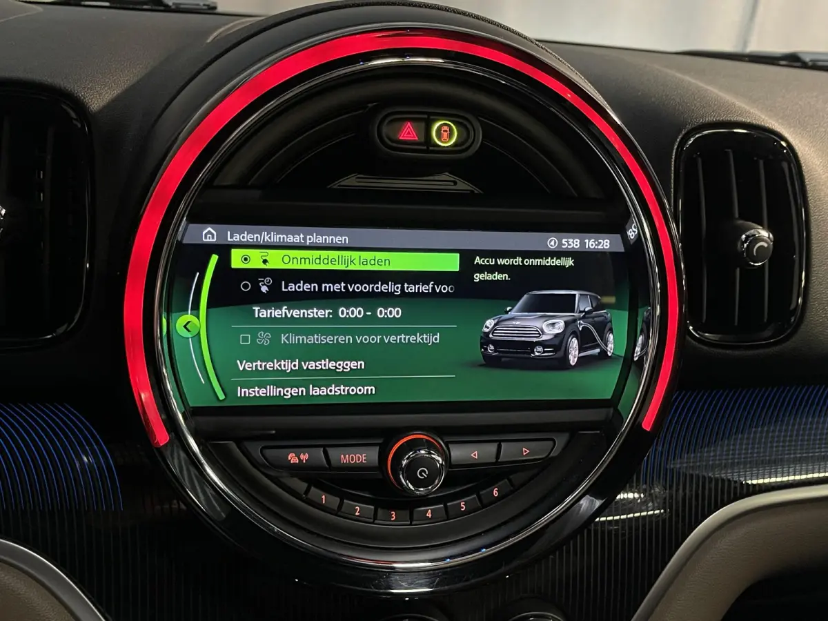 1.5 Cooper ALL4 John Cooper Works 18"/Panoramadak/Adaptieve cruise/Leder + memory + stoelverwarming/Harman Kardon/Keyless/Elektrische klep/Head-up/Camera