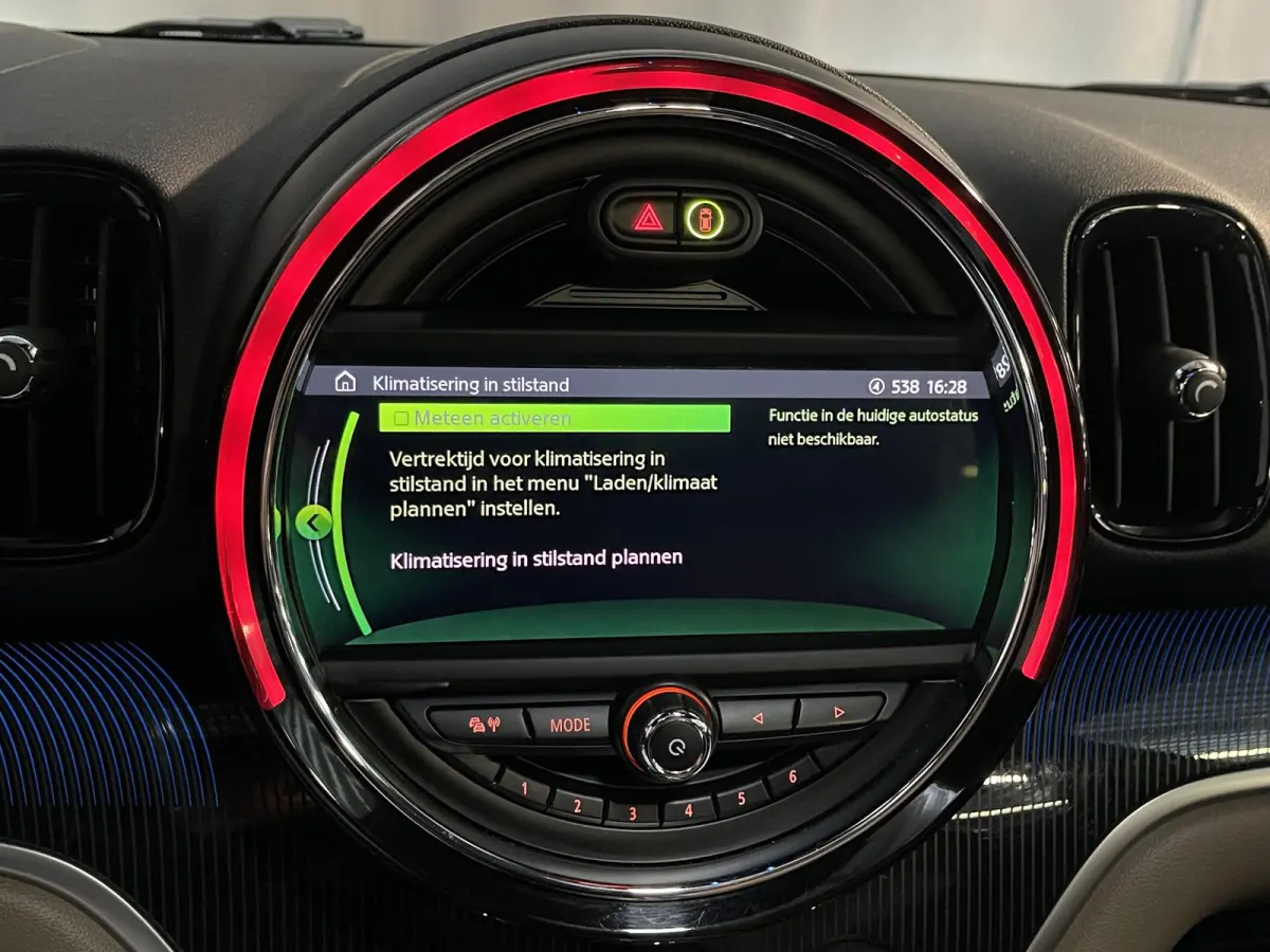 1.5 Cooper ALL4 John Cooper Works 18"/Panoramadak/Adaptieve cruise/Leder + memory + stoelverwarming/Harman Kardon/Keyless/Elektrische klep/Head-up/Camera