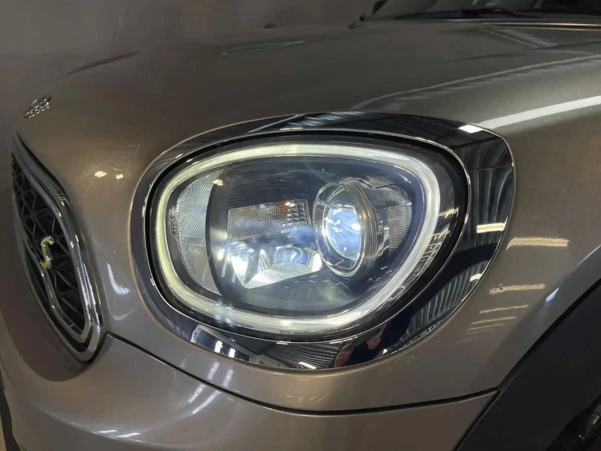 1.5 Cooper ALL4 John Cooper Works 18"/Panoramadak/Adaptieve cruise/Leder + memory + stoelverwarming/Harman Kardon/Keyless/Elektrische klep/Head-up/Camera