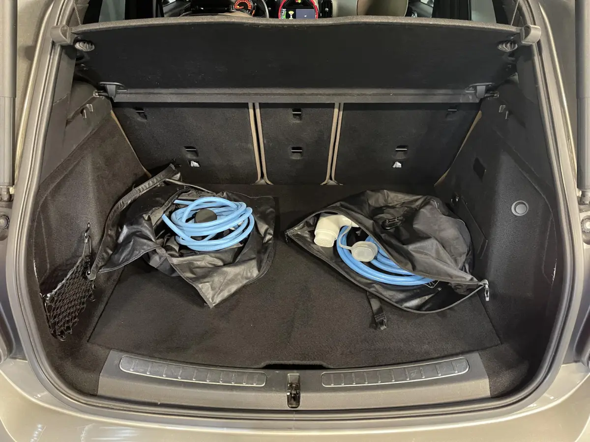 1.5 Cooper ALL4 John Cooper Works 18"/Panoramadak/Adaptieve cruise/Leder + memory + stoelverwarming/Harman Kardon/Keyless/Elektrische klep/Head-up/Camera