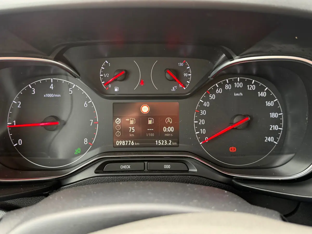 1.2 Turbo / head up / panoramadak / alle optie's