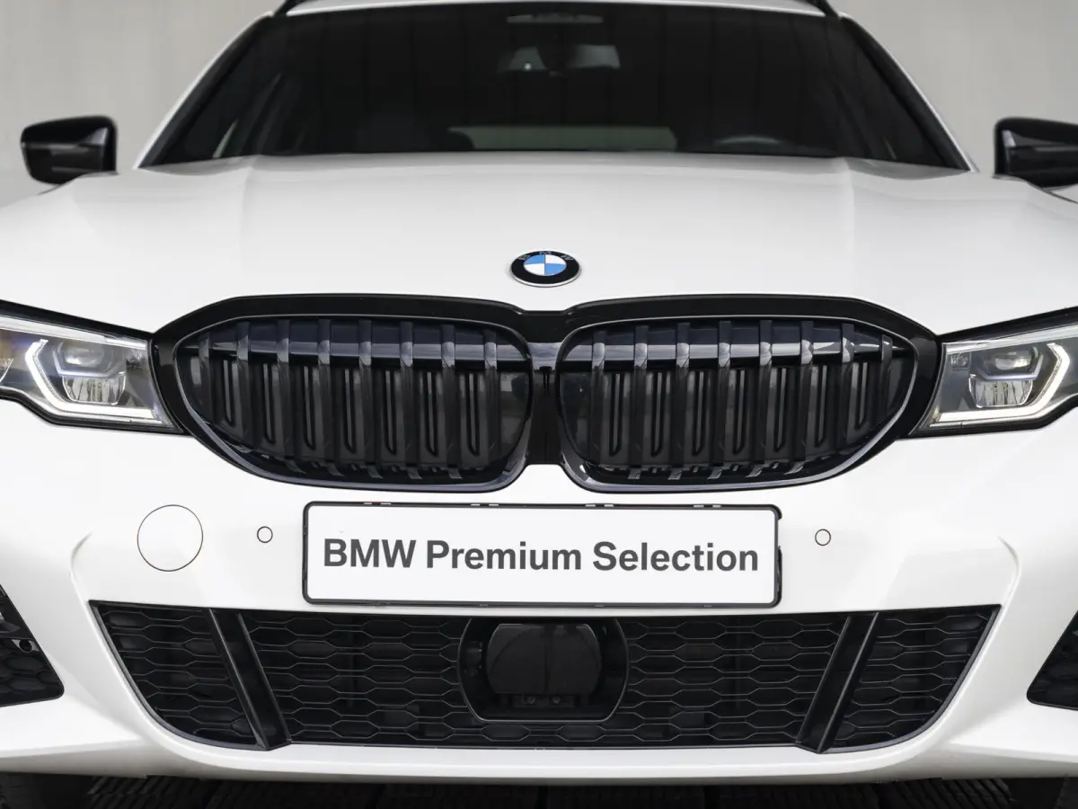 330e | M Sport | Innovationspakket | Harman Kardon | Comfort Access | Achteruitrijcamera | Laserlight | Panoramadak | Head-Up Display | 18''