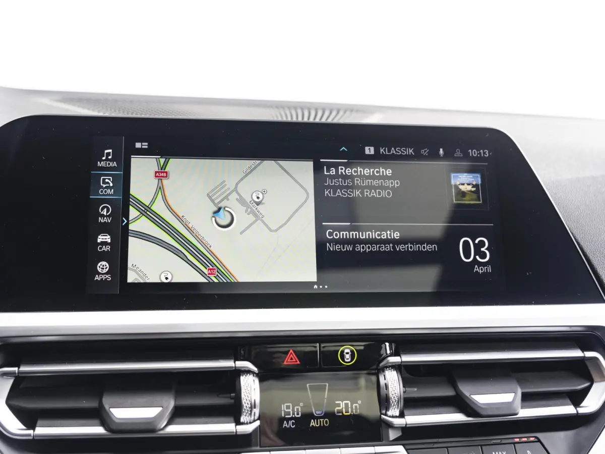 330e | M Sport | Innovationspakket | Harman Kardon | Comfort Access | Achteruitrijcamera | Laserlight | Panoramadak | Head-Up Display | 18''