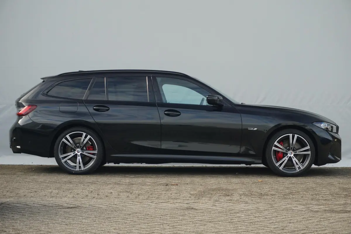 320e | SoH 88% | M Sportpakket Pro | Active Cruise Control | HiFi System | Elektrisch verstelbare stoelen | Stuurwielrand verwarmd
