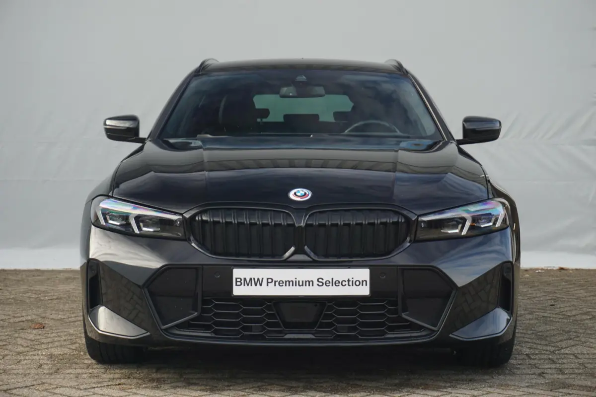 320e | SoH 88% | M Sportpakket Pro | Active Cruise Control | HiFi System | Elektrisch verstelbare stoelen | Stuurwielrand verwarmd