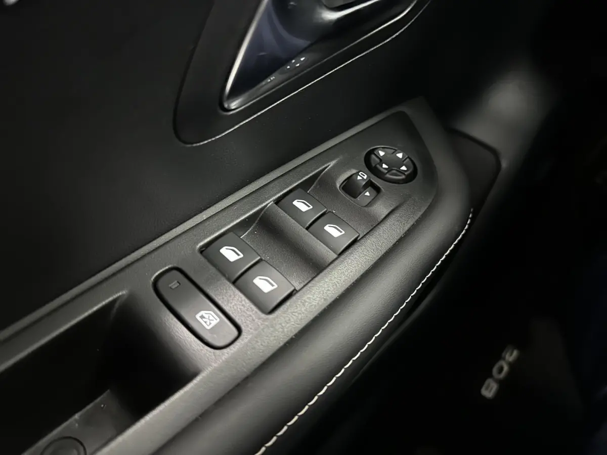 1.2 Hybrid 110 e-DCS6 Allure | navigatiesysteem | Apple Carplay/Android Auto | Camera voor + achter | dodehoek detectie |