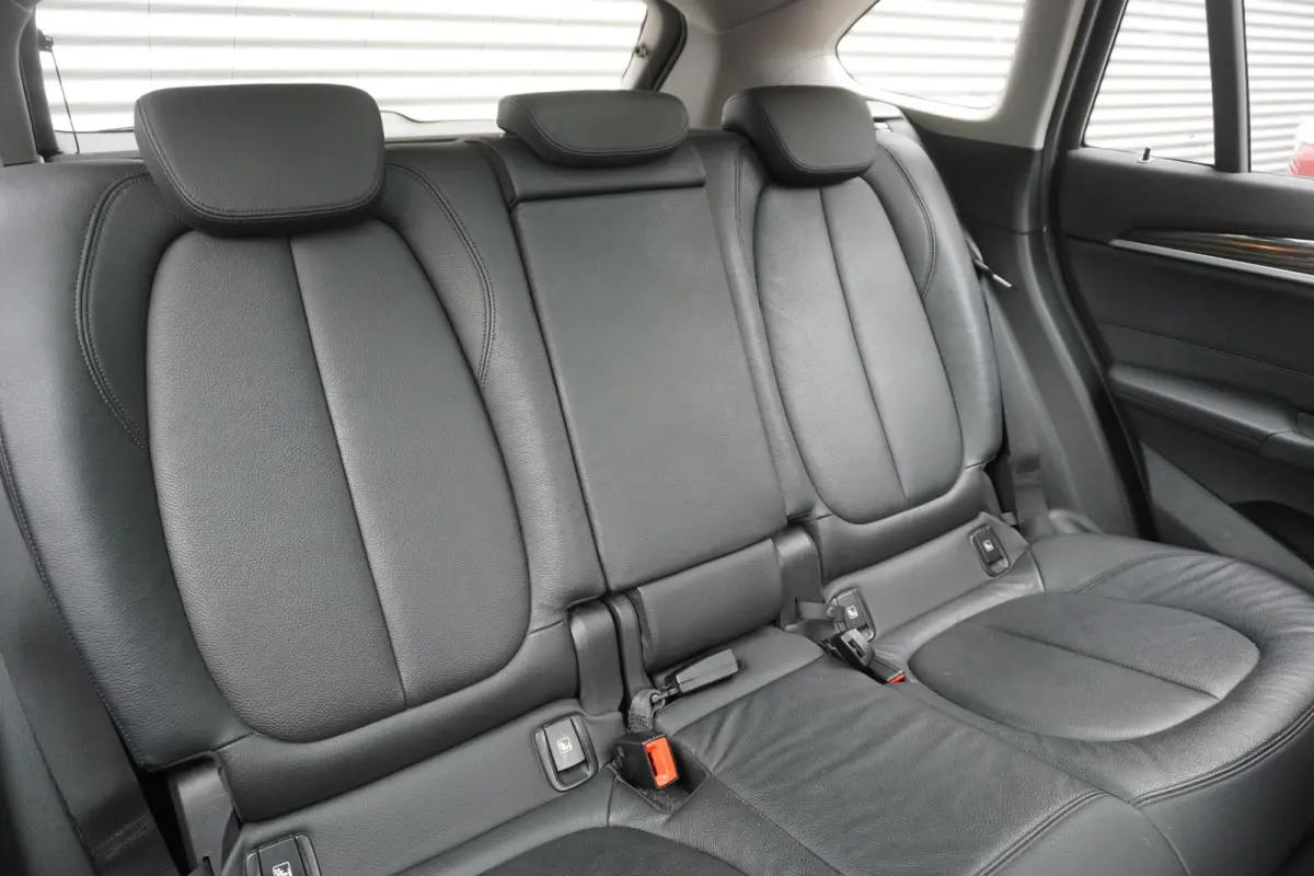 xDrive25e High Executive | Parking Pack | Glazen panoramadak | Trekhaak met afneembare kogel | Achteruitrijcamera | Elektrisch verwarmde voorstoelen