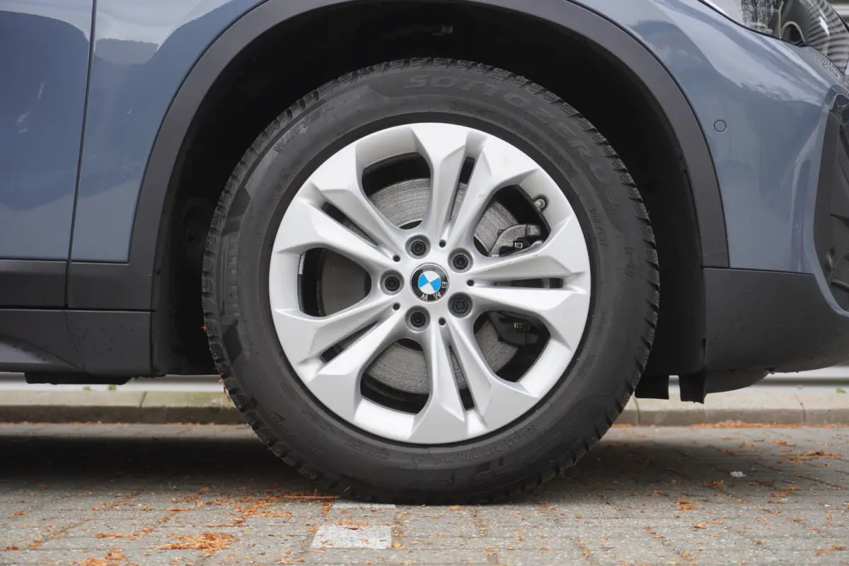 xDrive25e High Executive | Parking Pack | Glazen panoramadak | Trekhaak met afneembare kogel | Achteruitrijcamera | Elektrisch verwarmde voorstoelen