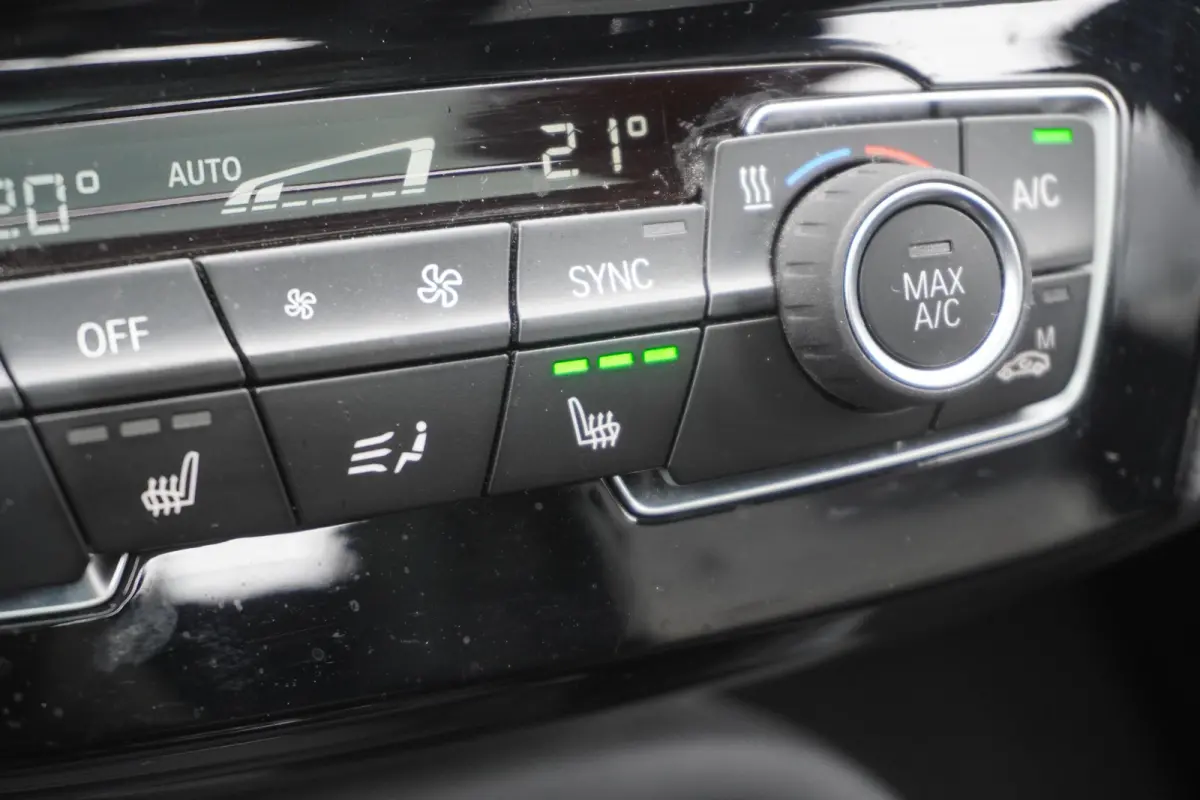 xDrive25e High Executive | Parking Pack | Glazen panoramadak | Trekhaak met afneembare kogel | Achteruitrijcamera | Elektrisch verwarmde voorstoelen