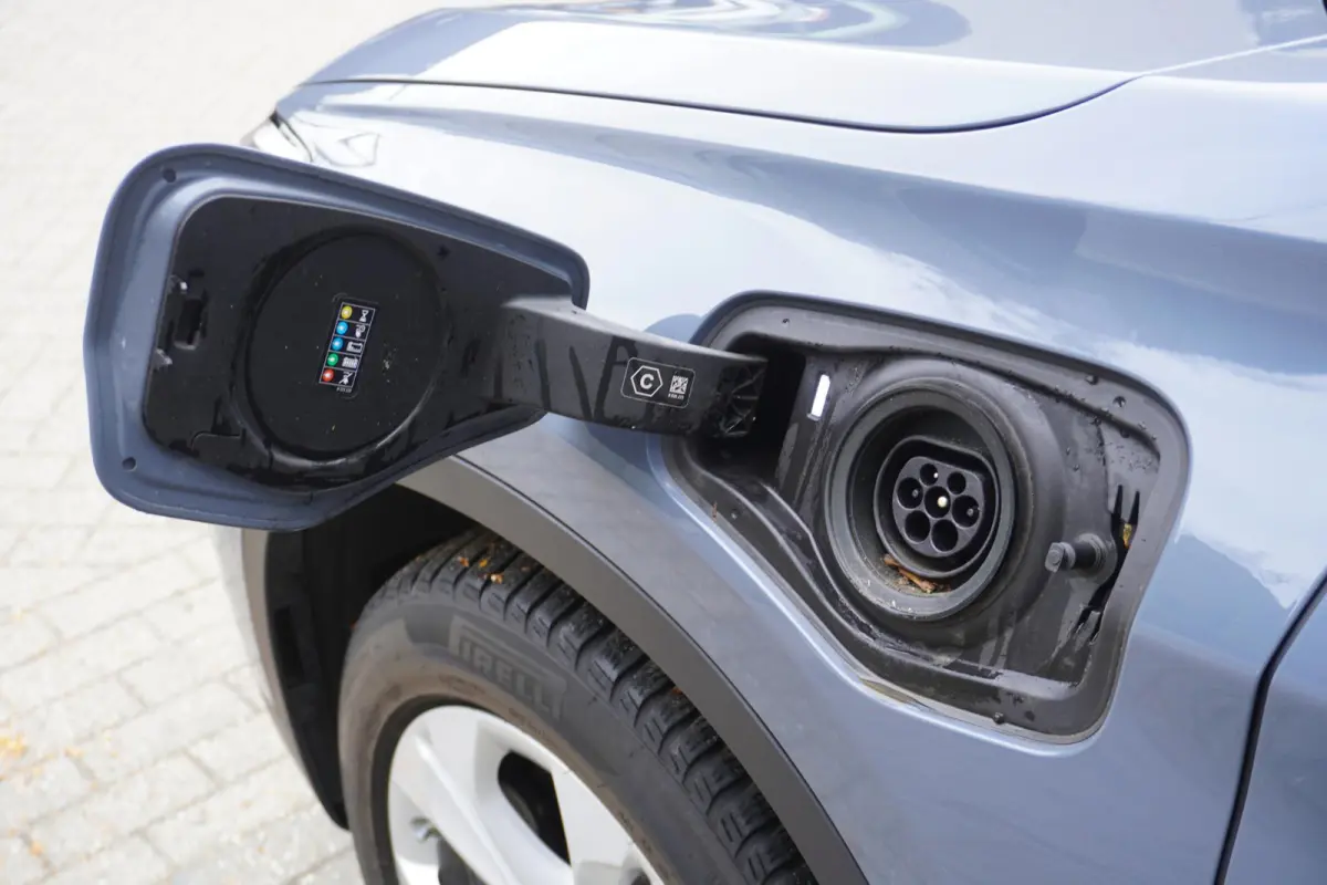 xDrive25e High Executive | Parking Pack | Glazen panoramadak | Trekhaak met afneembare kogel | Achteruitrijcamera | Elektrisch verwarmde voorstoelen