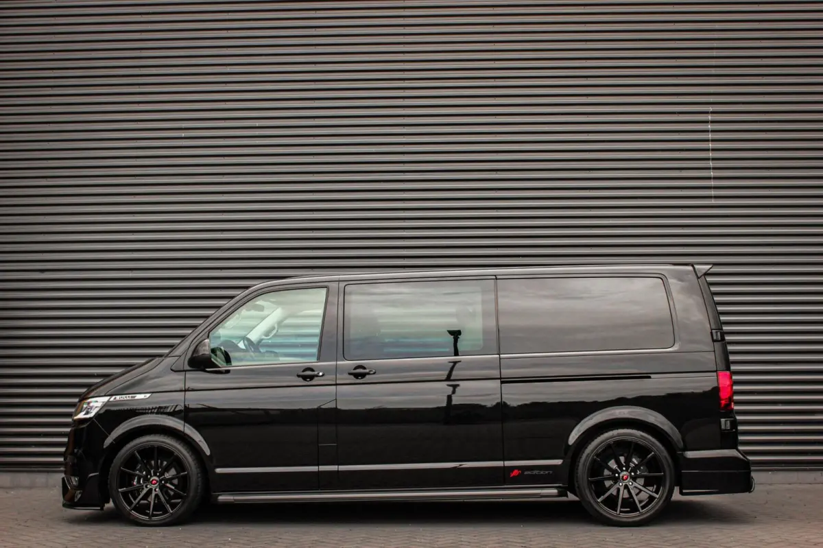 2.0 TDI L2H1 150PK BULLI DC DUBBEL CABINE / LEIGHTONVANS BODYKIT / FULL OPTINS / LEDER / FULL BLACK / APPLE