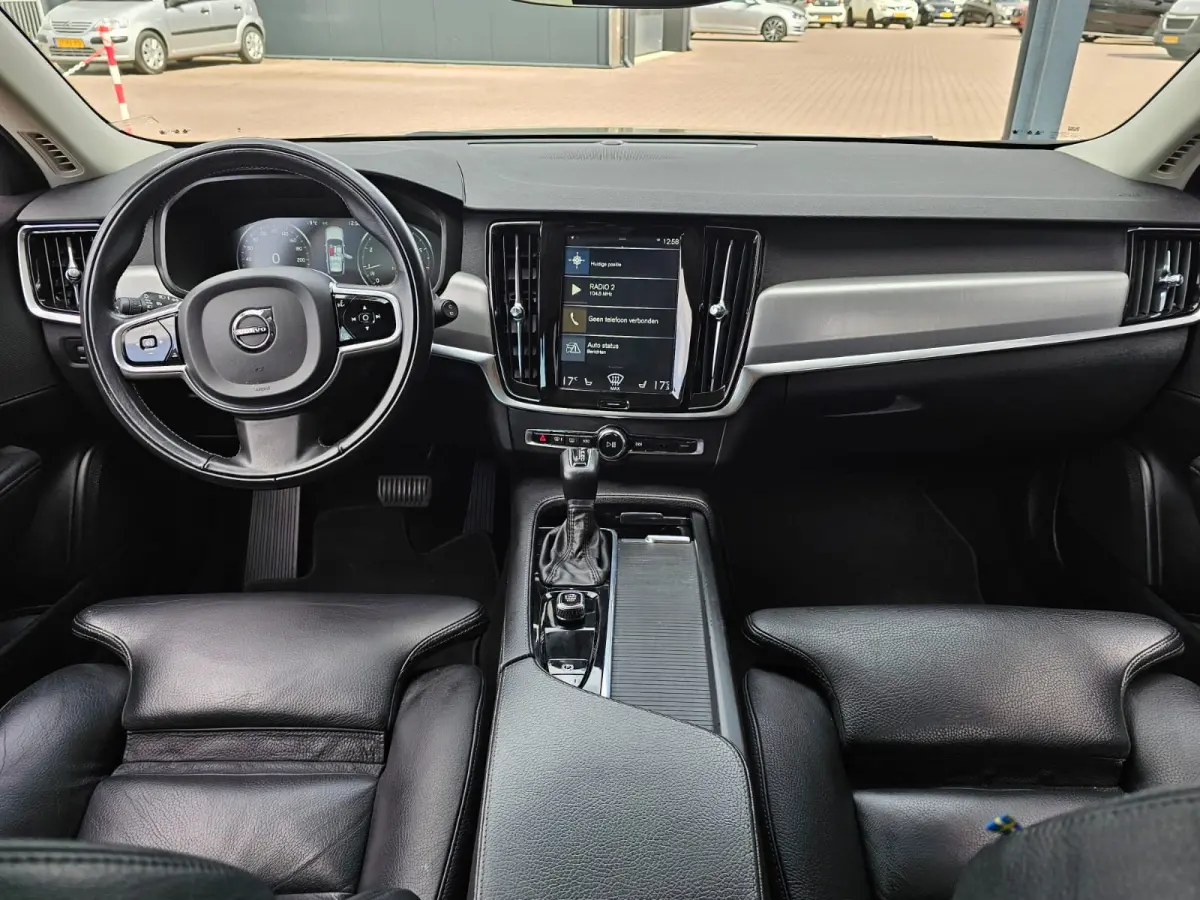 2.0 T4 Momentum | Automaat | LED | Trekhaak | App-connect | Leder | Stuur & stoelverwarming | BLIS | Elek. stoelen | Elek. achterklep |