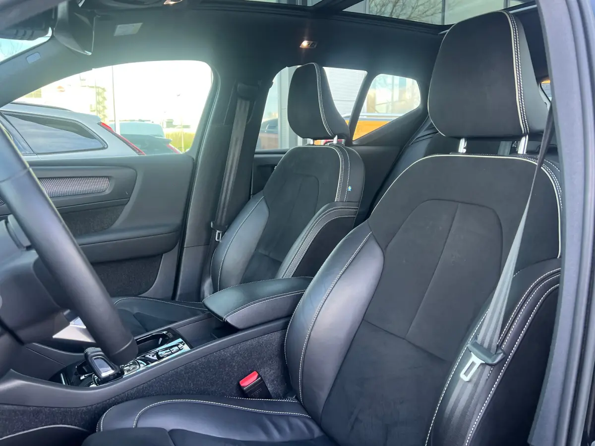 T4 R-Design | Panoramadak | BLIS | 360 Camera | Adaptive Cruise | Harman/Kardon |