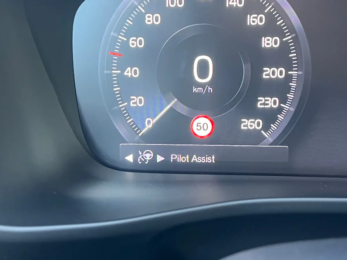 T4 R-Design | Panoramadak | BLIS | 360 Camera | Adaptive Cruise | Harman/Kardon |