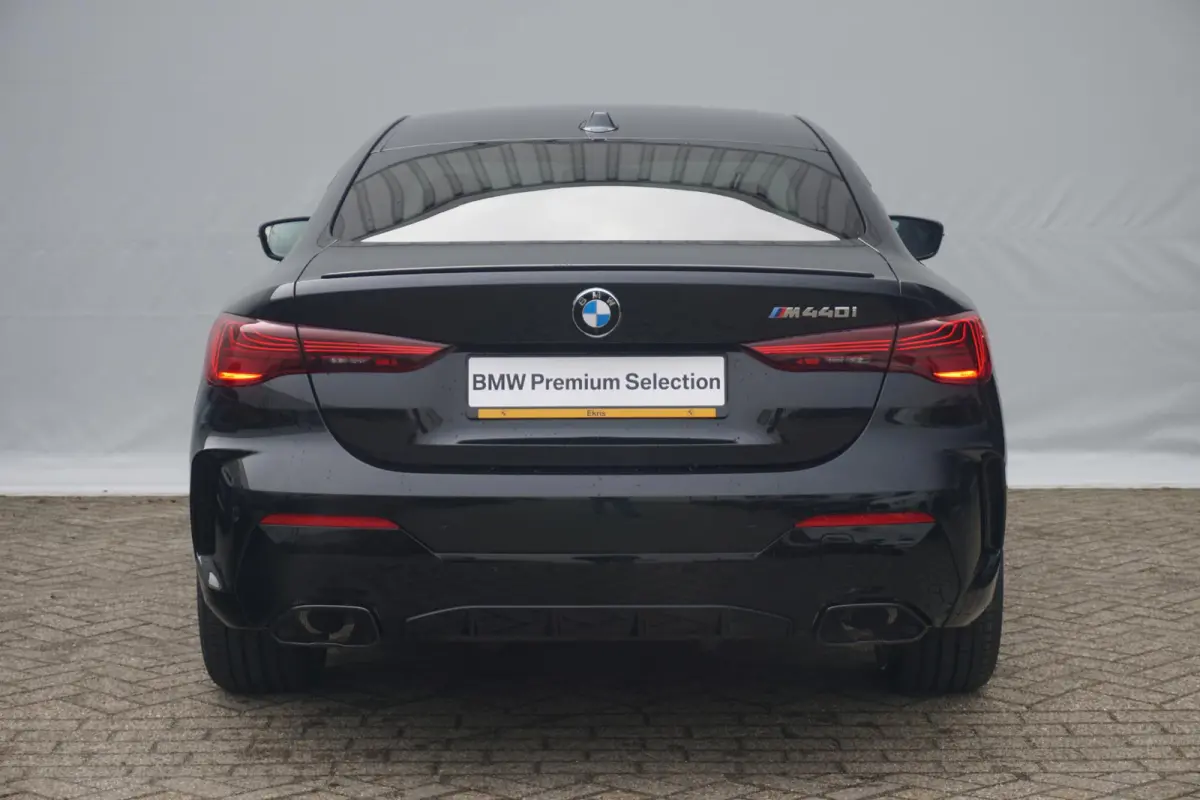 M440i xDrive M Sport Pro | Schuif-/kanteldak / Driving Assistant Professional / Head-up / Rondomzicht camera / Harman Kardon / Adaptief M onderstel / Comfort Pack