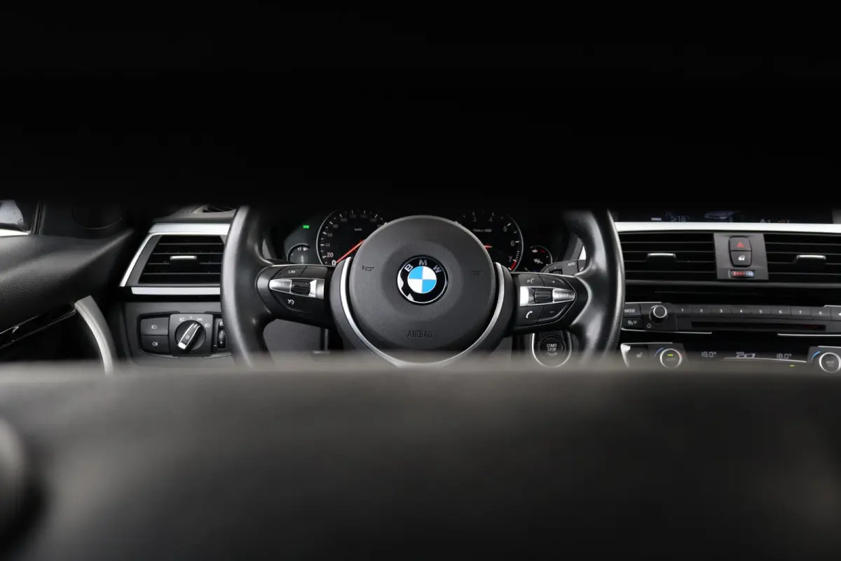 320i M Sport Edition M Sport/ Stoelverwarming/ Navigatie/ Achteruitrijcamera/ HiFi