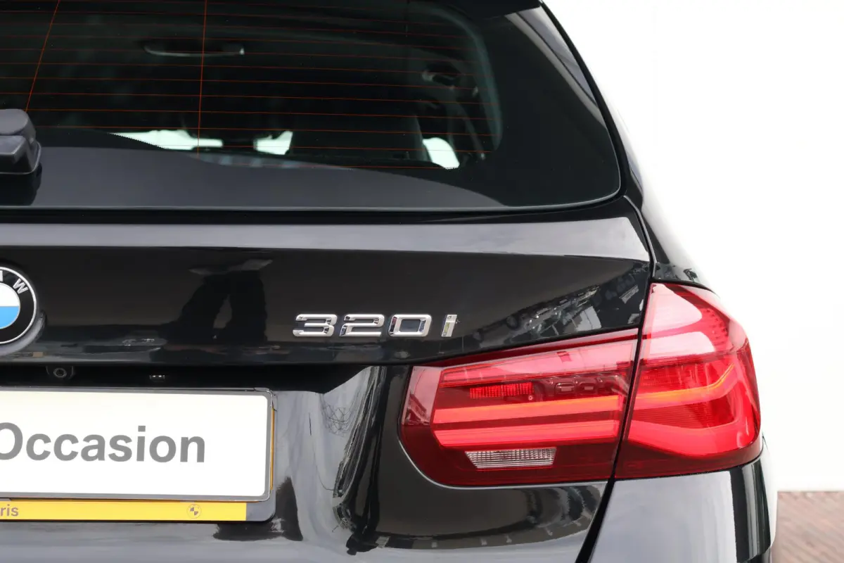 320i M Sport Edition M Sport/ Stoelverwarming/ Navigatie/ Achteruitrijcamera/ HiFi
