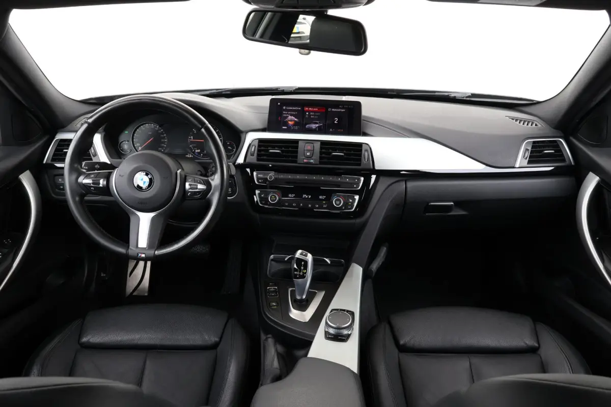 320i M Sport Edition M Sport/ Stoelverwarming/ Navigatie/ Achteruitrijcamera/ HiFi