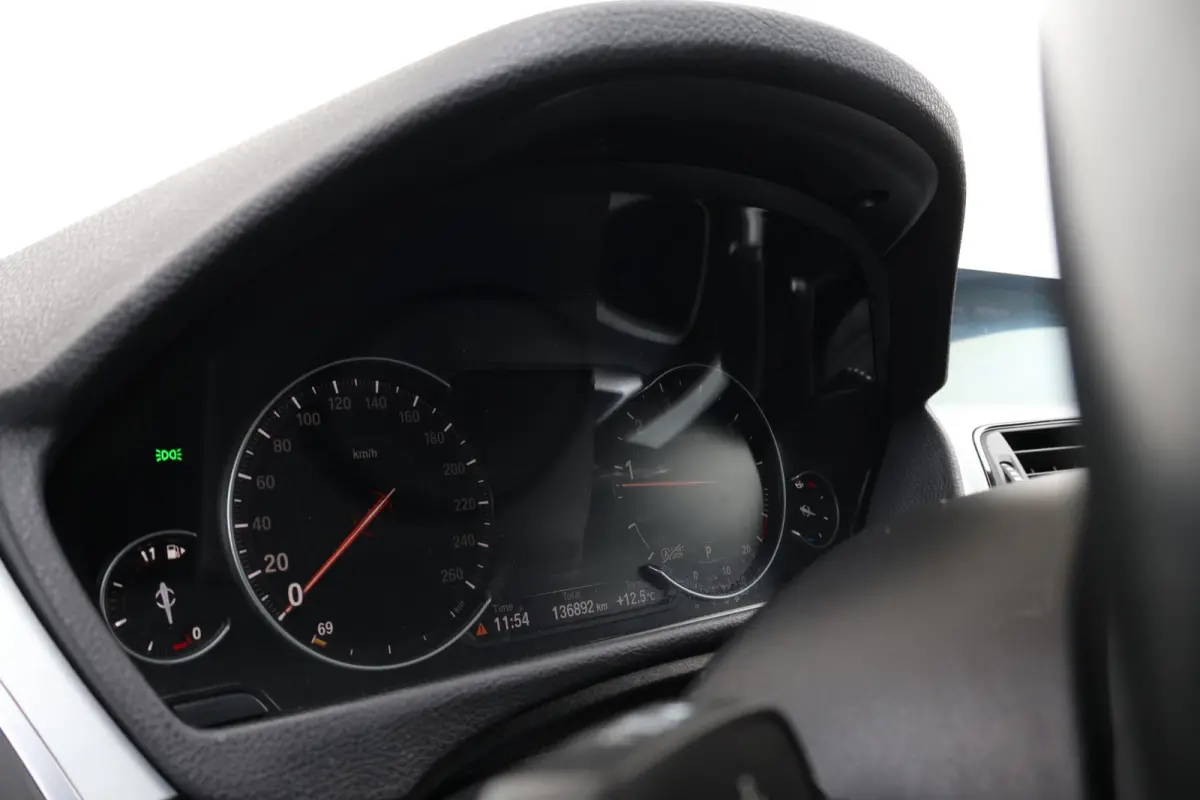 320i M Sport Edition M Sport/ Stoelverwarming/ Navigatie/ Achteruitrijcamera/ HiFi