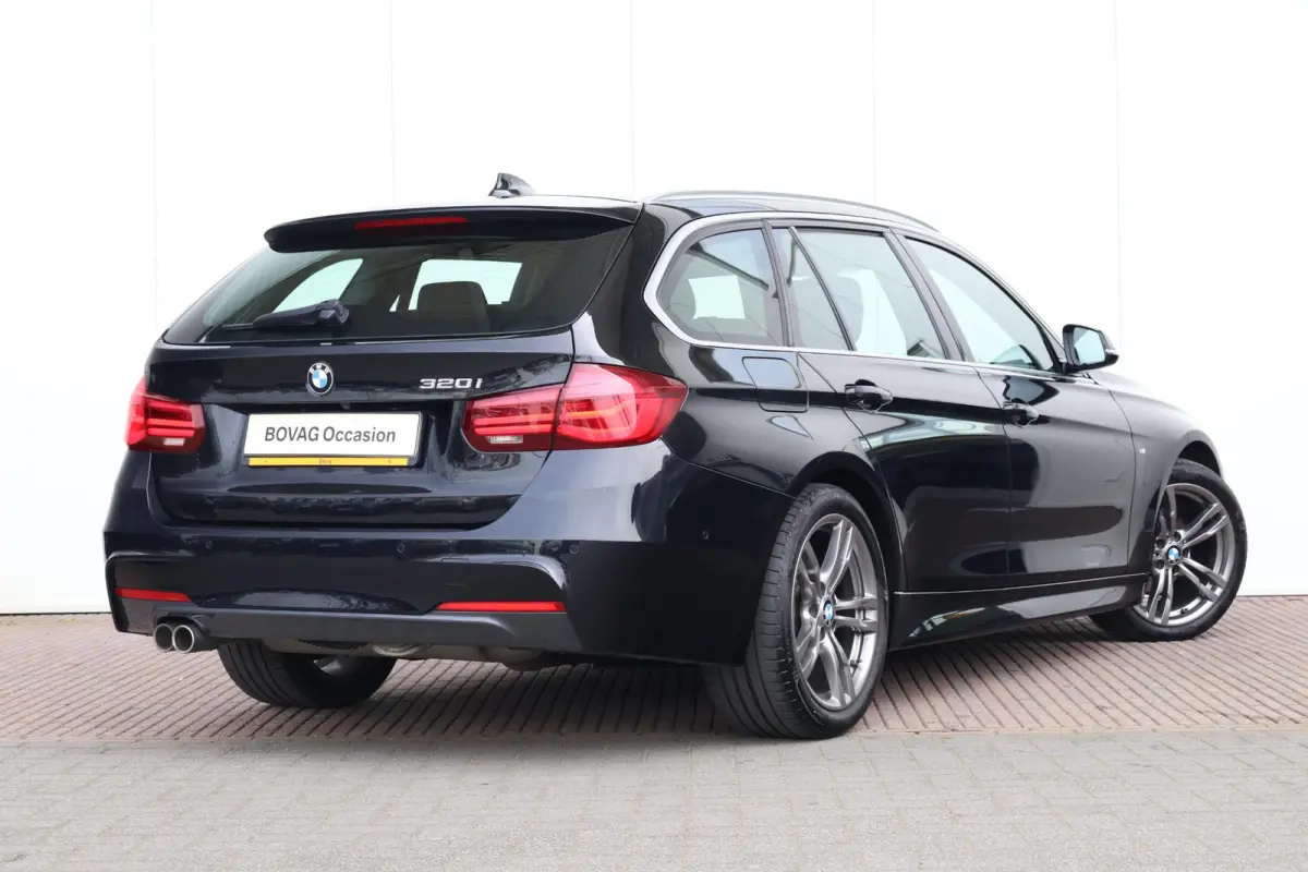 320i M Sport Edition M Sport/ Stoelverwarming/ Navigatie/ Achteruitrijcamera/ HiFi