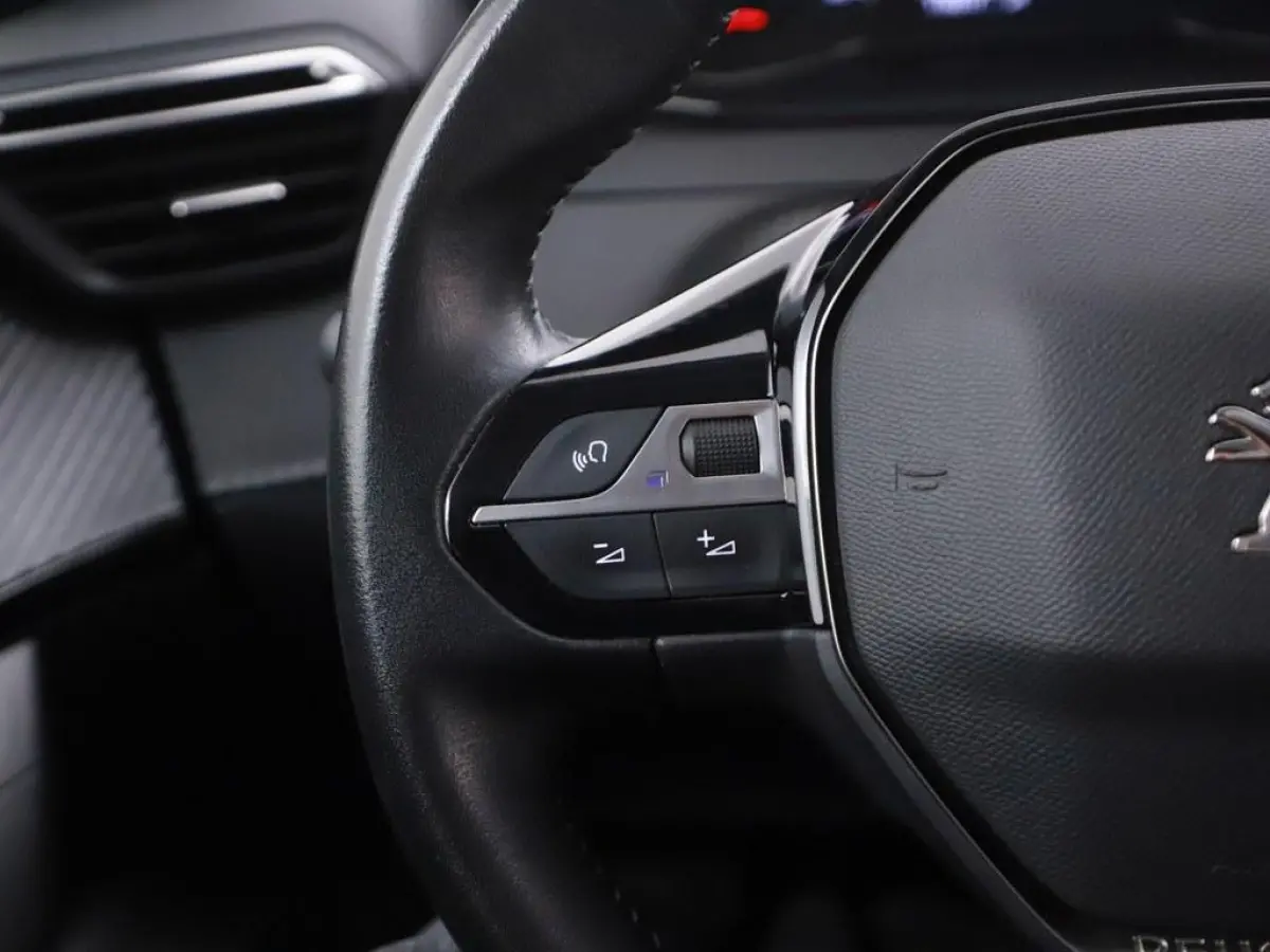1.2T 130pk Active Pack Nav/Camera/Ecc/Carplay
