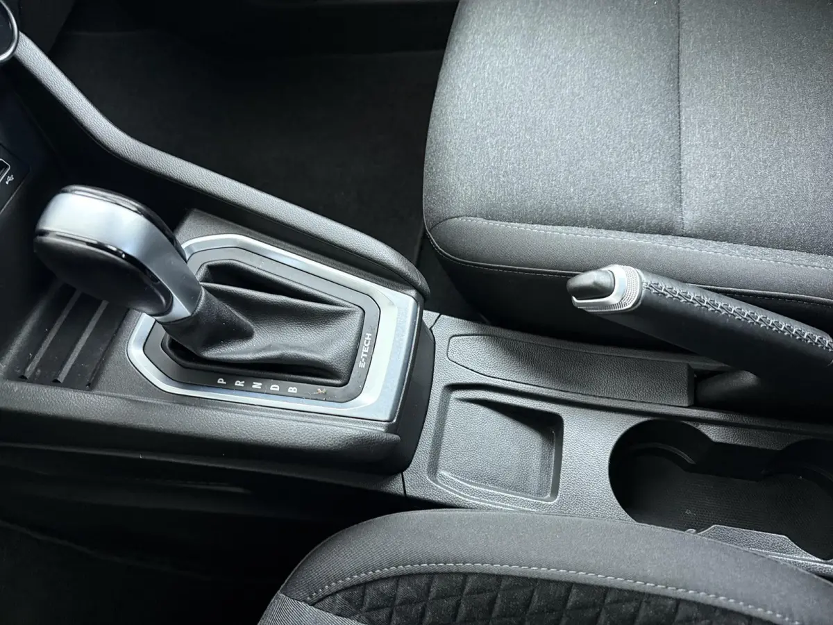 Hybrid 140 Business Zen | Navigatie | Climate Control | Keyless Entry |