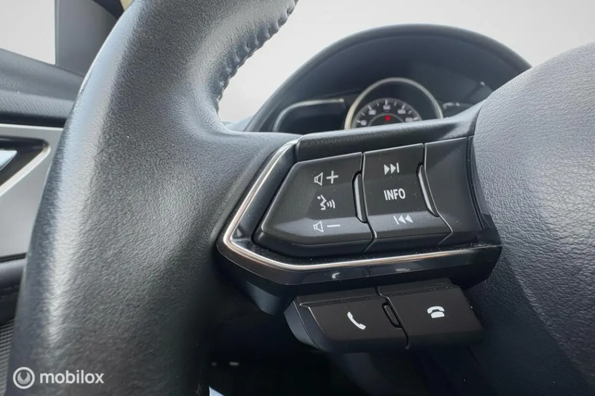 2.0 SKYACTIV-G | Keyless | Head-Up Display |Sports line