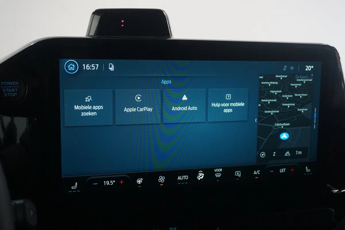 320 2.5 PHEV L2H1 Sport DC | 1-fase laadkabel mode 3 16A, 10 meter (PHEV) | 19 inch lichtmetalen velgen Sport (Matte Black) | 2 zitplaatsen rechtsvoor