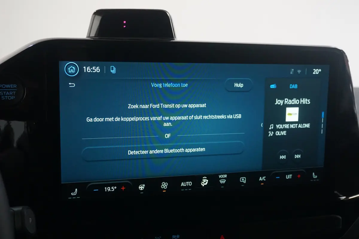320 2.5 PHEV L2H1 Sport DC | 1-fase laadkabel mode 3 16A, 10 meter (PHEV) | 19 inch lichtmetalen velgen Sport (Matte Black) | 2 zitplaatsen rechtsvoor