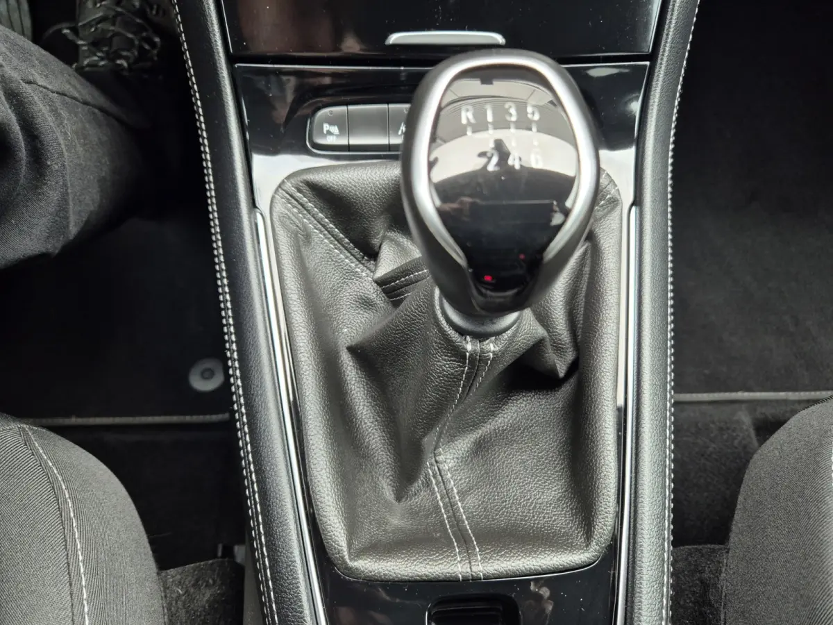 1.2 Turbo Business Edition,Carplay,Afneembare trekhaak,360Camera/parkeersensoren,