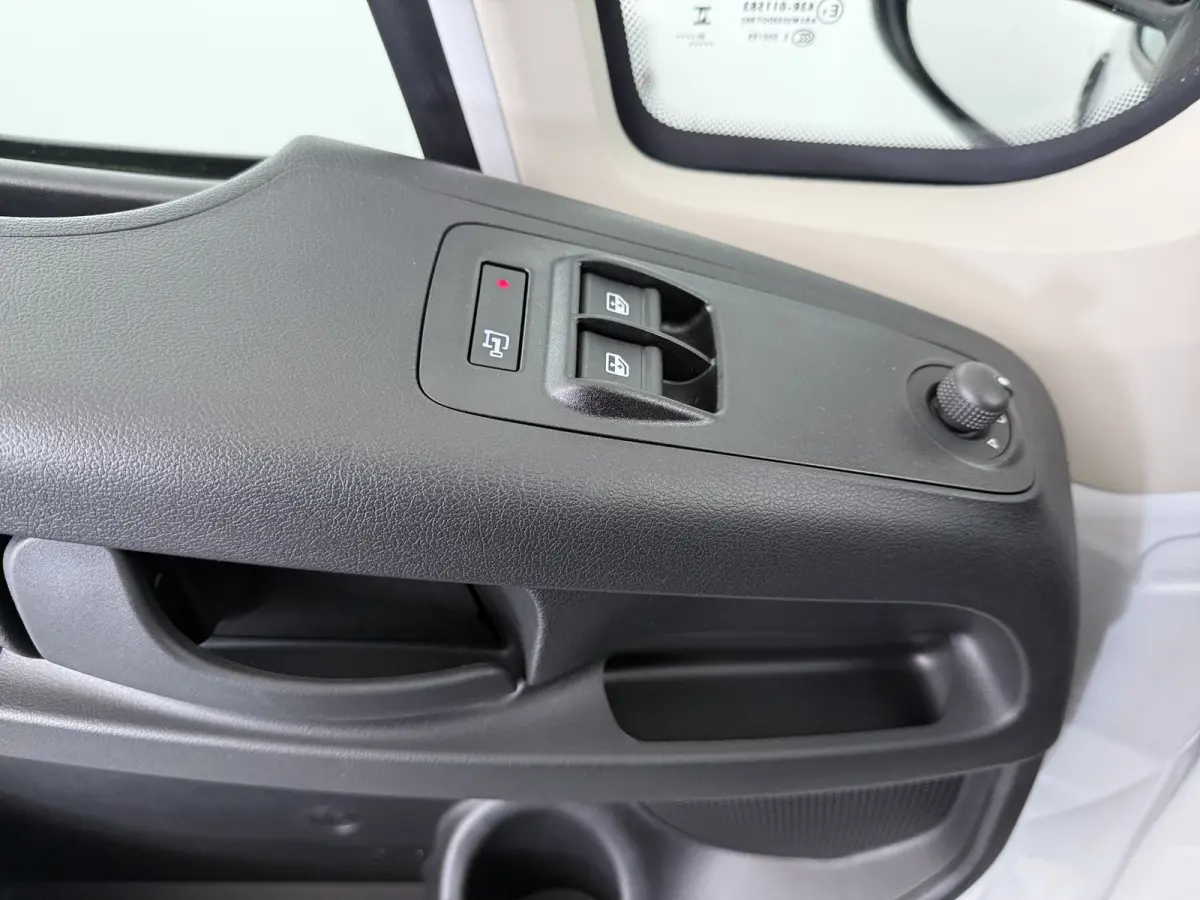 2.2 BlueHDi 140pk L2H2 3.5t | NIEUW BPM VRIJ! | Achteruitrijcamera | Airco (automatisch) | Cruise control
