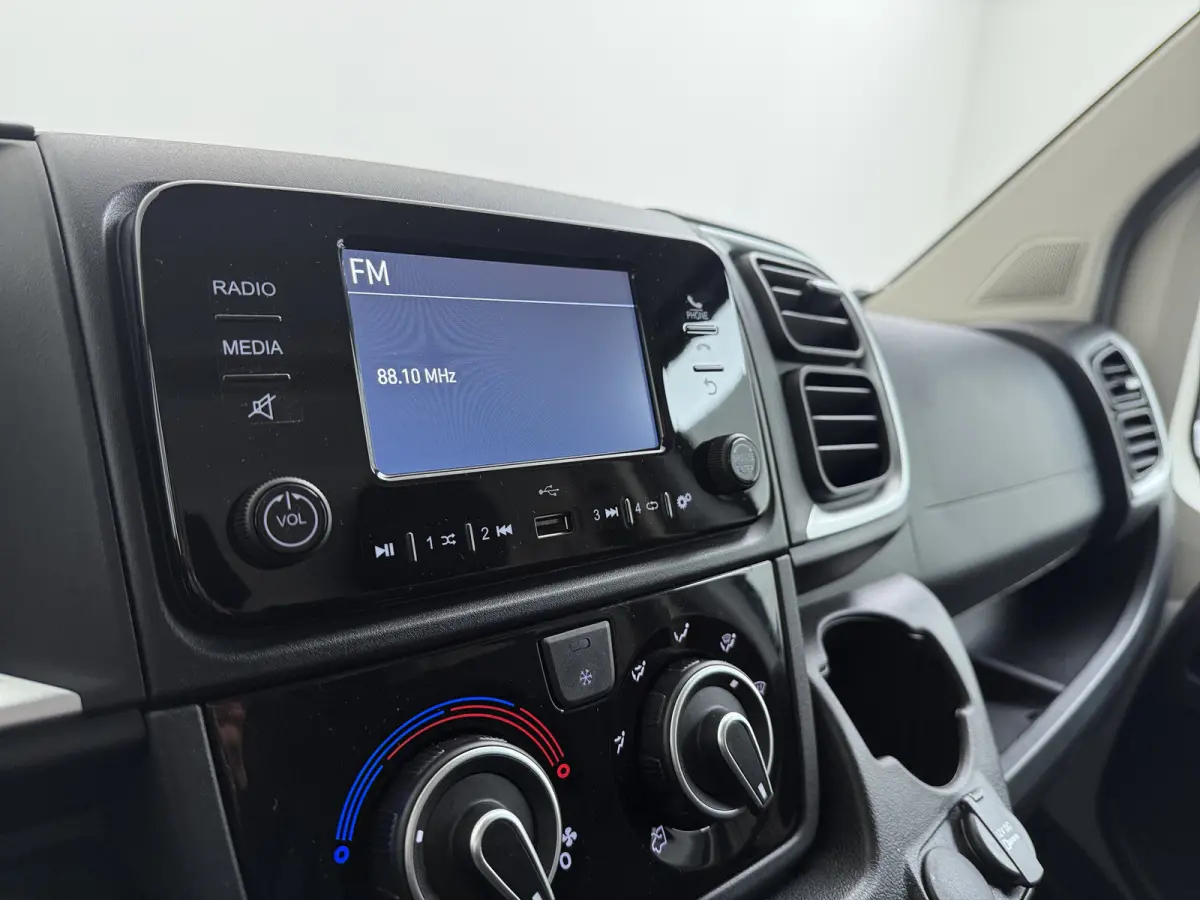 2.2 BlueHDi 140pk L2H2 3.5t | NIEUW BPM VRIJ! | Achteruitrijcamera | Airco (automatisch) | Cruise control