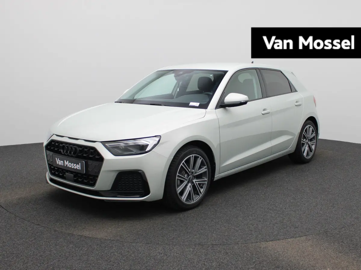 30 TFSI Advanced edition l Adaptive cruise control l Climate control l Stoelverwarming l Navigatie l Climate control l LED-koplampen l Audi sound system l Privacy glas l Optiekpakket zwart p