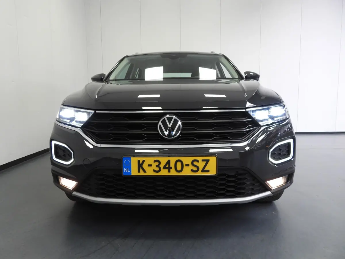 1.5 TSI Sport NAVI/CAMERA/VIRTUAL/LED/TREKH./17"LMV!