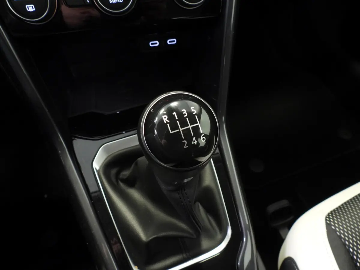 1.5 TSI Sport NAVI/CAMERA/VIRTUAL/LED/TREKH./17"LMV!