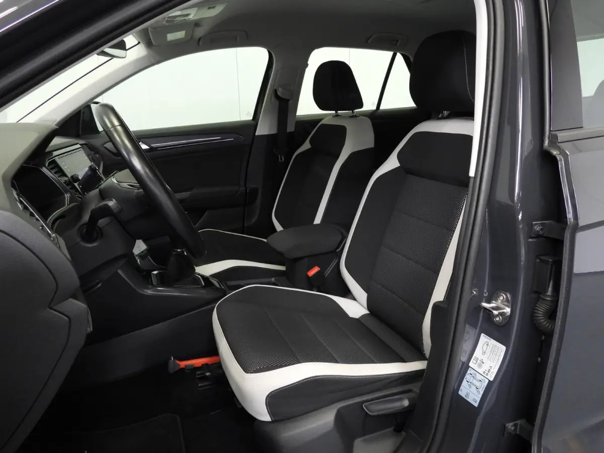 1.5 TSI Sport NAVI/CAMERA/VIRTUAL/LED/TREKH./17"LMV!