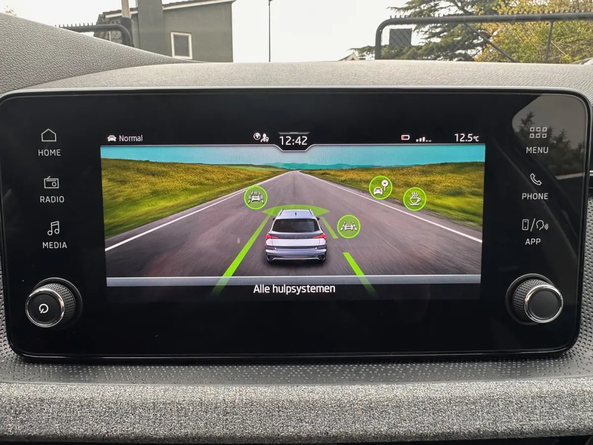 Skoda Kamiq 1.0 TSI 116pk DSG Automaat | 2025 | Virtual Cockpit | BTW