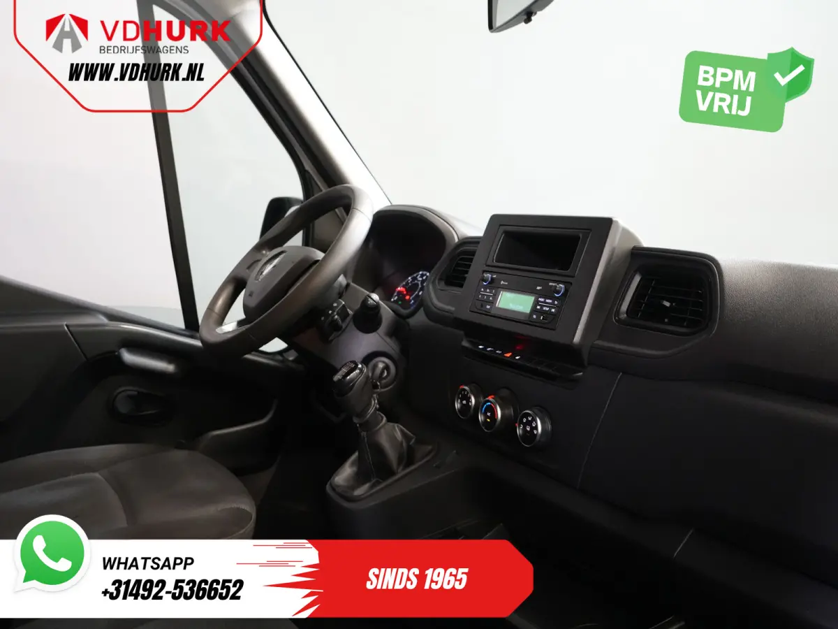 2.3 dCi 150 pk DC Dubbel Cabine Open laadbak/ 7 Pers./ 2.5t Trekverm./ Airco/ Trekhaak/ 242x204x40/ Pick-Up