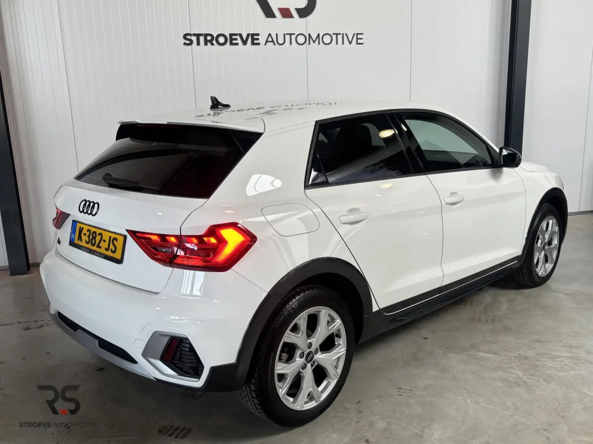 Citycarver 30 TFSI 110 pk Epic | Virtual | Keyless | CarPlay | Clima | Cruise | DAB | LED | 17" | Privacy Glass | 1e Eig | Org NL |