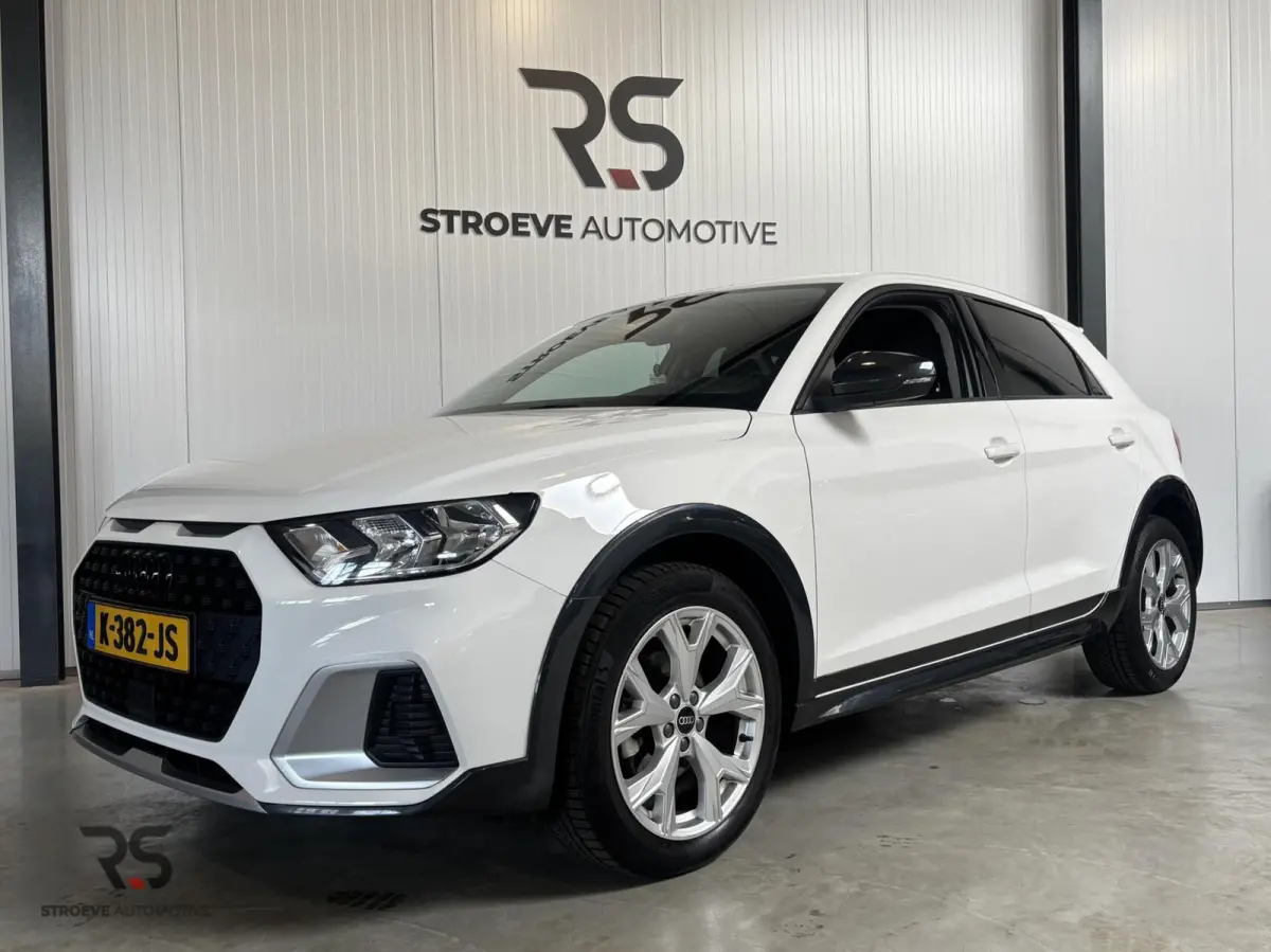 Citycarver 30 TFSI 110 pk Epic | Virtual | Keyless | CarPlay | Clima | Cruise | DAB | LED | 17" | Privacy Glass | 1e Eig | Org NL |