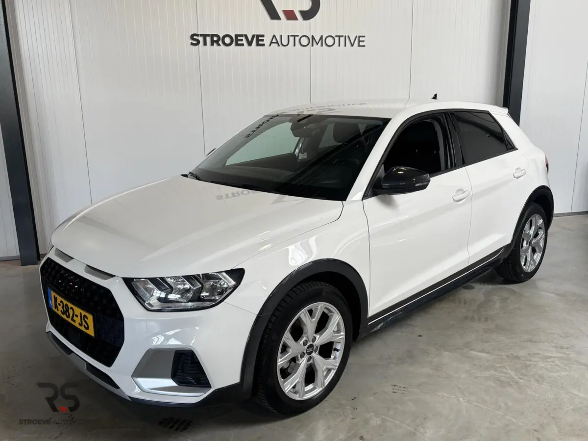 Citycarver 30 TFSI 110 pk Epic | Virtual | Keyless | CarPlay | Clima | Cruise | DAB | LED | 17" | Privacy Glass | 1e Eig | Org NL |
