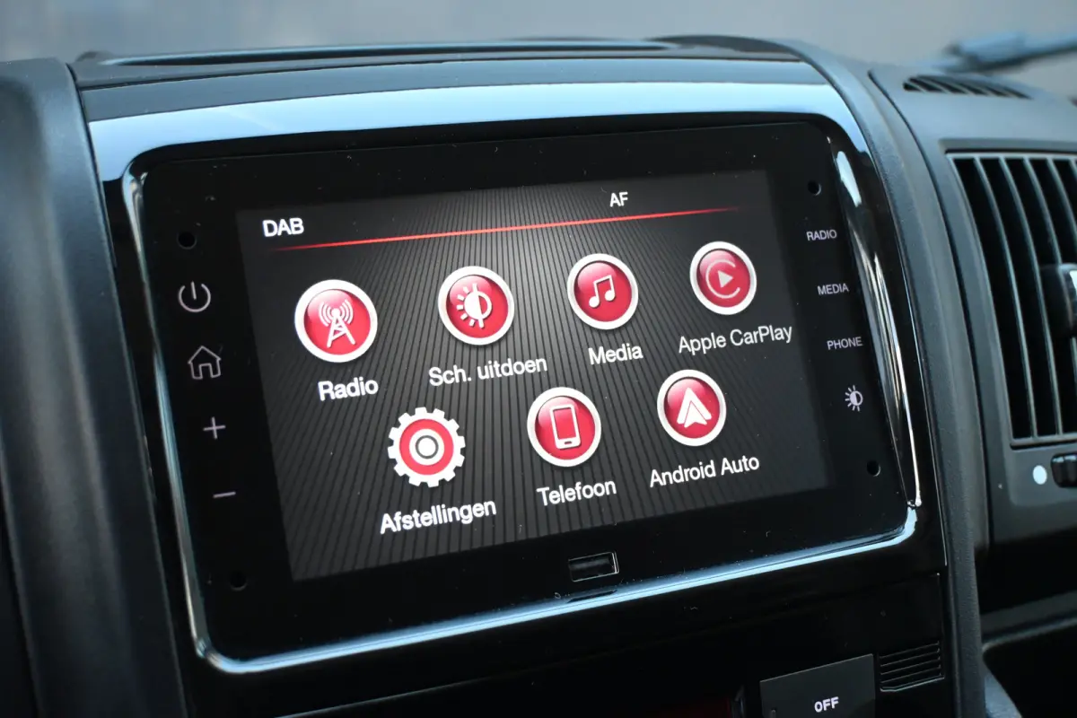 2.0D 140PK L3H2 | Navigatie by App | Dealeronderhouden | Cruise control | Climate control | Multimedia systeem | BPM-vrij!