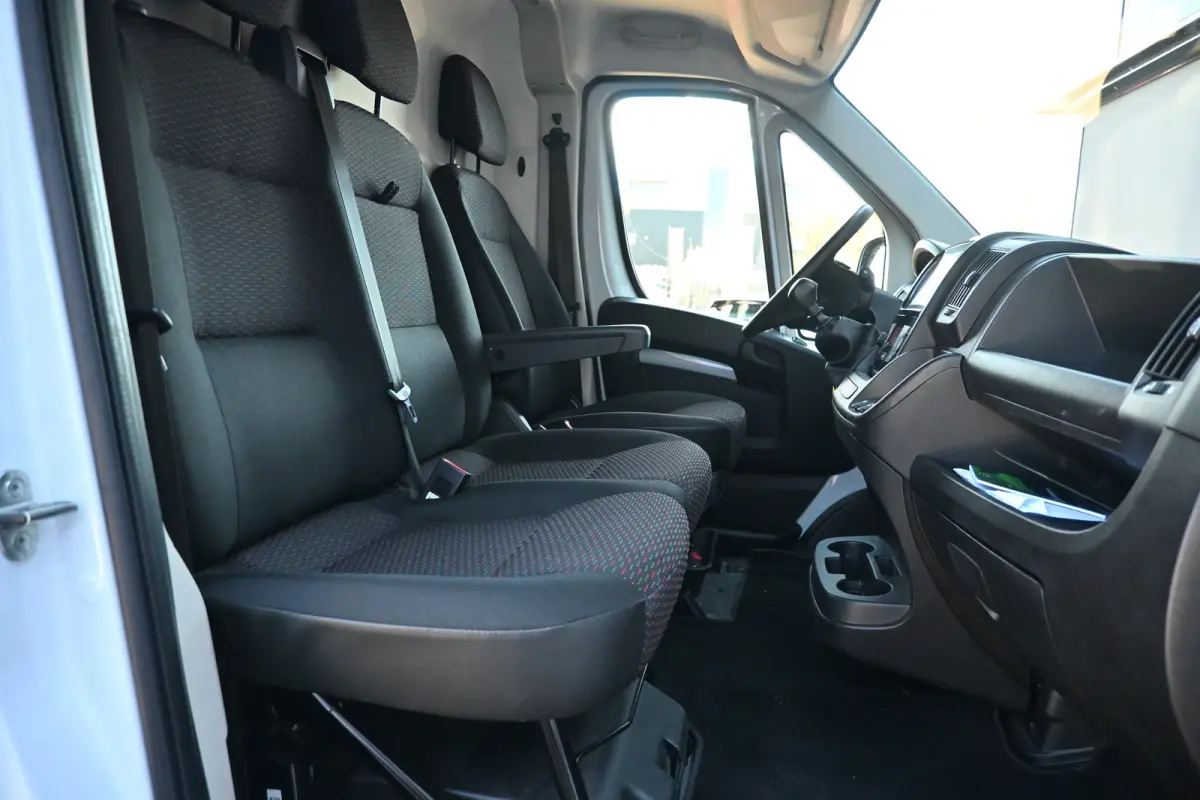 2.0D 140PK L3H2 | Navigatie by App | Dealeronderhouden | Cruise control | Climate control | Multimedia systeem | BPM-vrij!