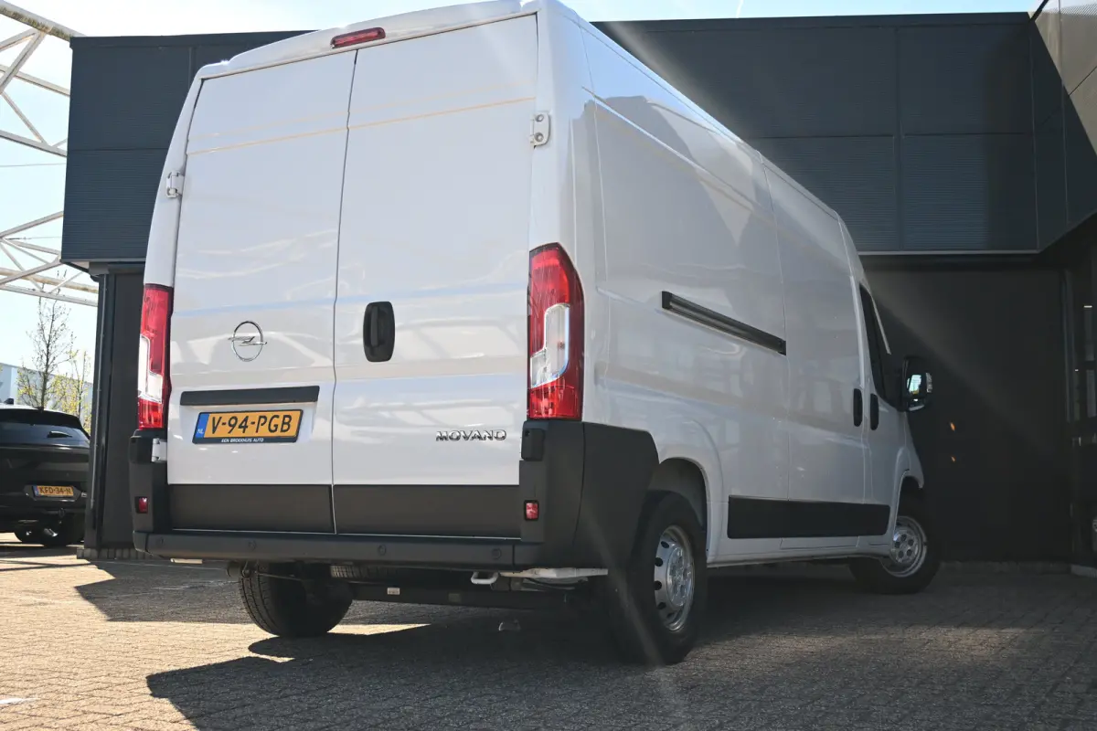 2.0D 140PK L3H2 | Navigatie by App | Dealeronderhouden | Cruise control | Climate control | Multimedia systeem | BPM-vrij!