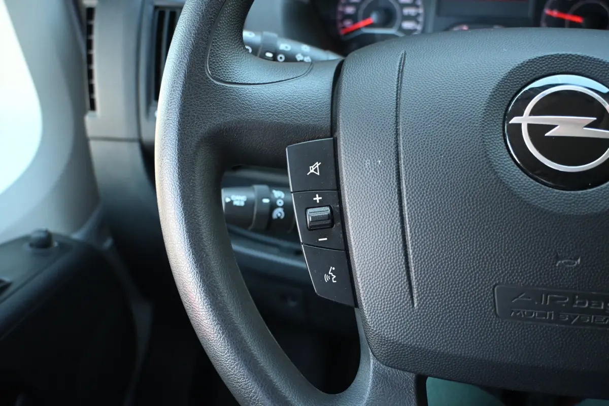 2.0D 140PK L3H2 | Navigatie by App | Dealeronderhouden | Cruise control | Climate control | Multimedia systeem | BPM-vrij!