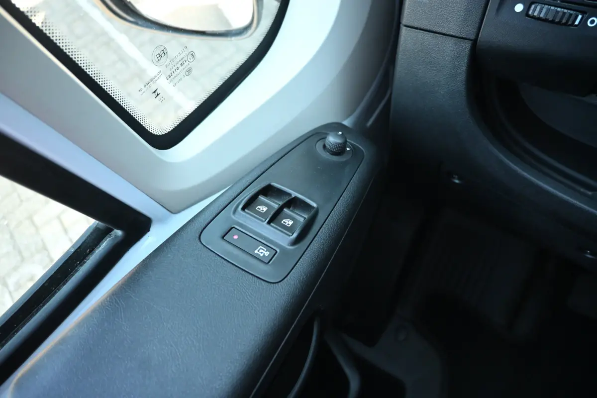 2.0D 140PK L3H2 | Navigatie by App | Dealeronderhouden | Cruise control | Climate control | Multimedia systeem | BPM-vrij!