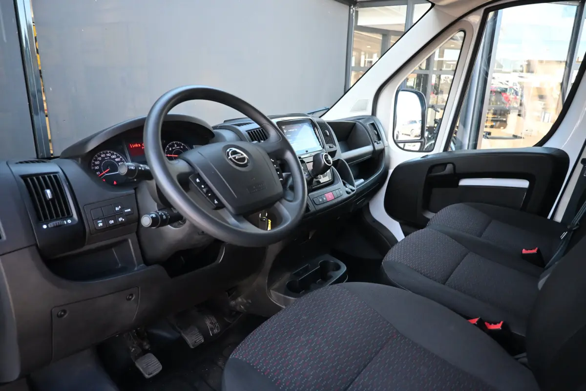 2.0D 140PK L3H2 | Navigatie by App | Dealeronderhouden | Cruise control | Climate control | Multimedia systeem | BPM-vrij!