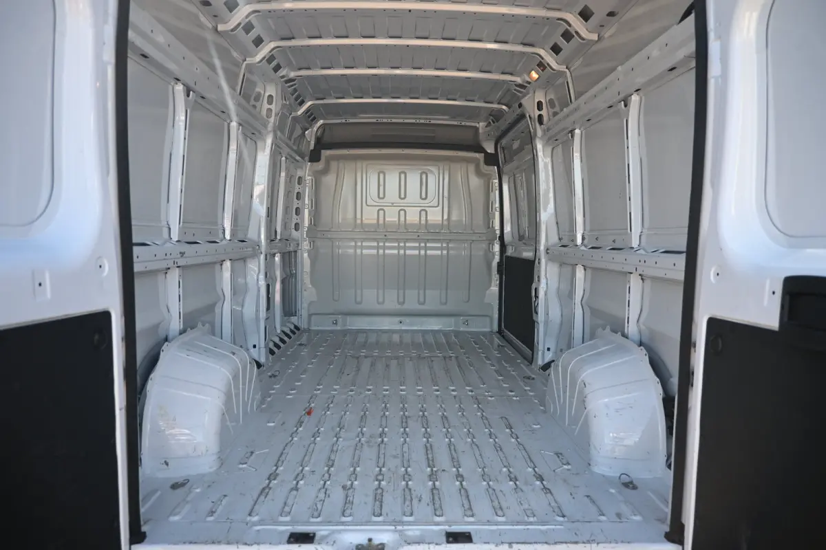 2.0D 140PK L3H2 | Navigatie by App | Dealeronderhouden | Cruise control | Climate control | Multimedia systeem | BPM-vrij!