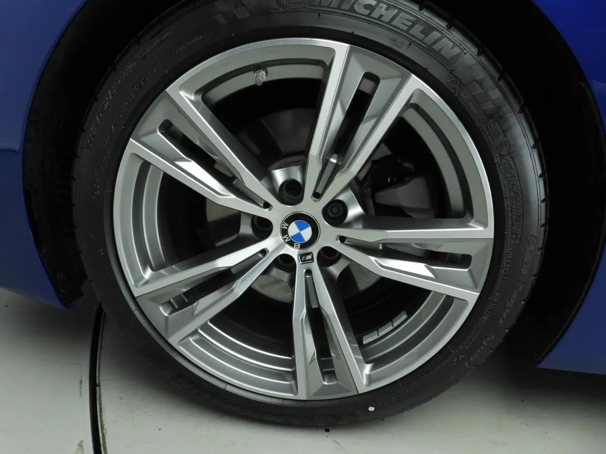 sDrive30i | M-Sportpakket | LED | Leder | Navigatie | Windscherm | Stoelverwarming | M-zetels | DAB | Hifi speakers | Alu 18 inch